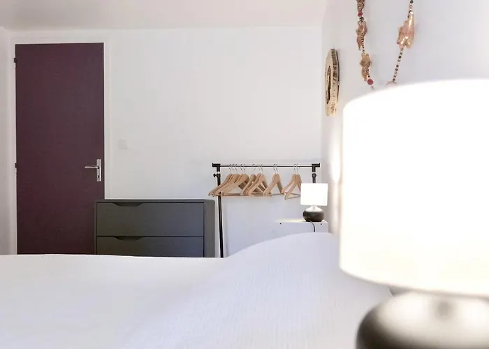 Maison Bois Au Bord Du