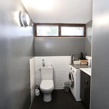 Maison Bois Au Bord Du *