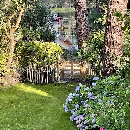 Maison Bois Au Bord Du